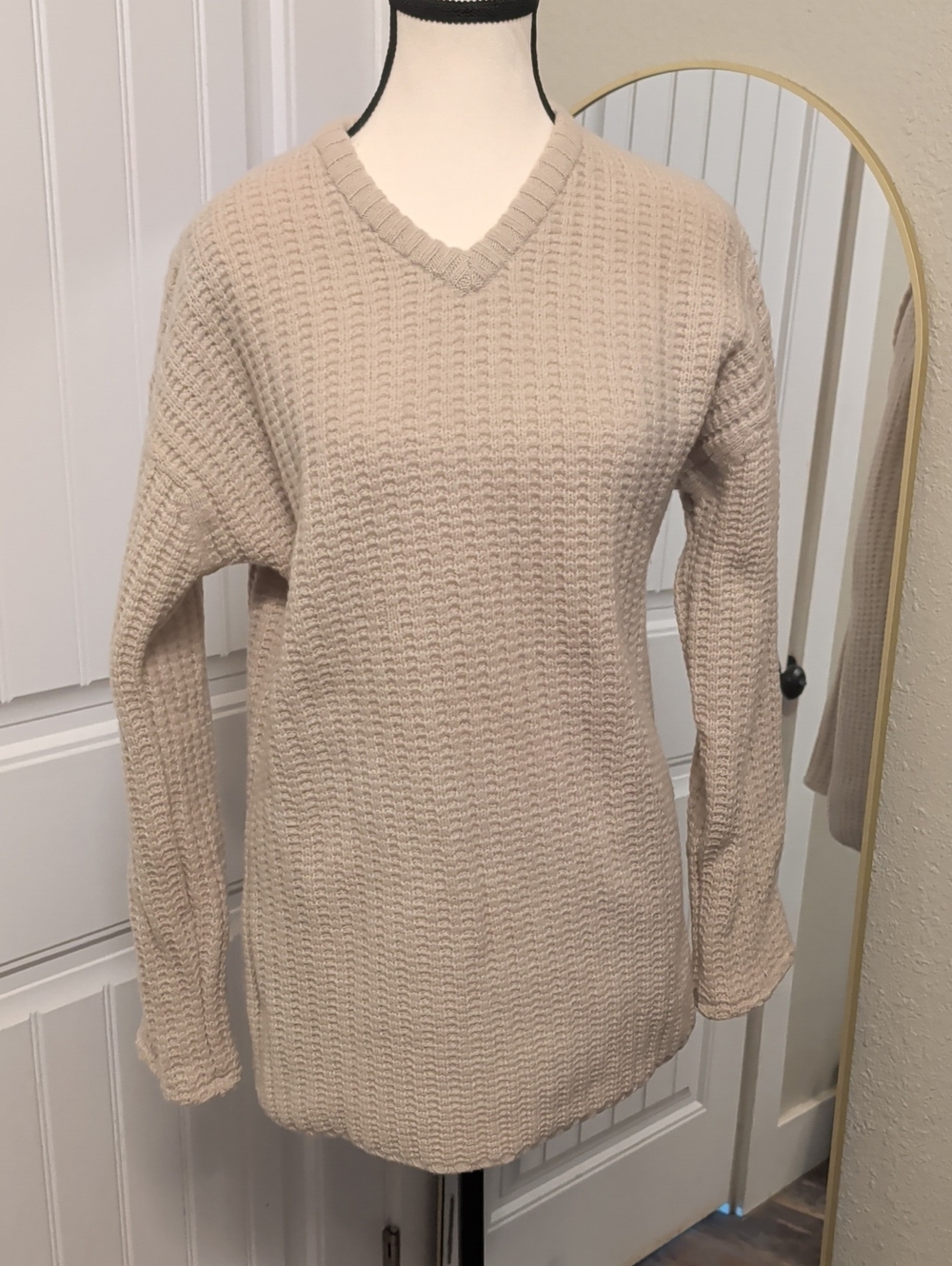 American Eagle Outfitters Beige V-Neck Waffle Knit Sweater